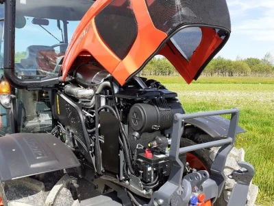 Traktor  mjeseca