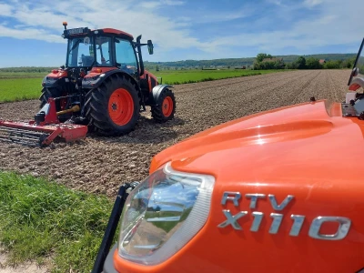Traktor  mjeseca