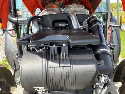 Traktor  mjeseca