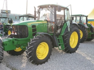 Traktor John Deere 6030