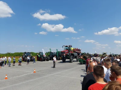 trka traktora