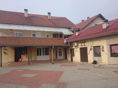 Lijepo uređeno dvorište