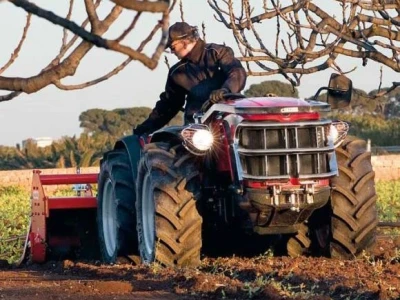 Traktor Antonio Carraro TRX