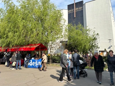 Tržnica gdje kupnju domaćih proizvoda promovira i svećenik