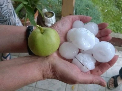 Tuča veličine jabuke