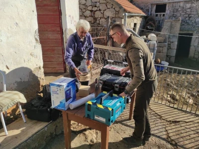 U PODGORJU VELEBITA - Borba Milana Kneževića sa medvjedom u Kitnjastoj Glavici