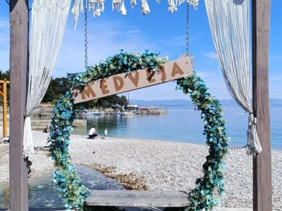 Vazmeni pondejak va Medveje