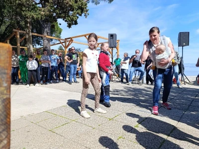 Vazmeni pondejak va Medveje