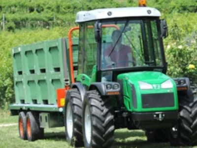 Traktor Ferrari Vega V85/V95