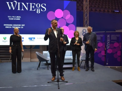 WineOS 2023.