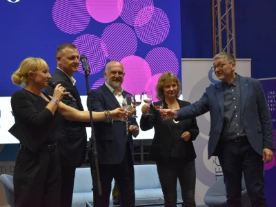 WineOS 2023.