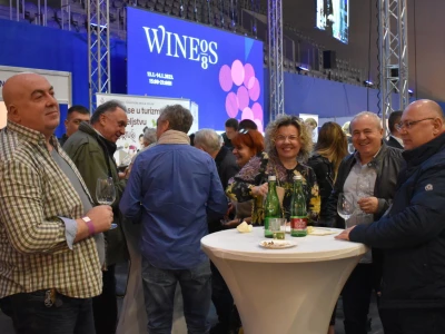 WineOS 2023.