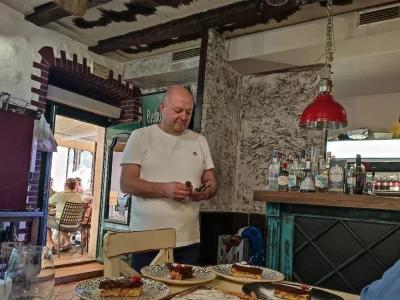 Za i protiv: Treba li naplaćivati maslinovo ulje u restoranima?
