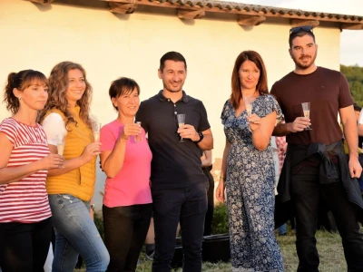 Započela berba grožđa u vinogradima Feravina