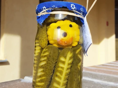 Rezbareni krastavci i paprika sa smajlićima