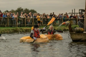 Regata u bundevama: Veslanje zahtijeva vještinu
