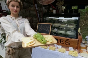 Iza OPG-a Jareš je 25 godina djelovanja, njihove sirane 10, a zaštitni znak im je sir koprivko