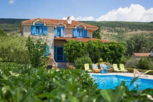 Sve više ruralnih obiteljskih kuća s bazenima