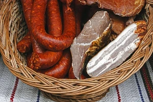 S tržišta opozvana trajna kobasica s domaćeg OPG-a