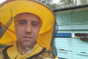 Dražan Jurišić seli pčele od Jarmine do Kostajnice i pravi med od kakaa