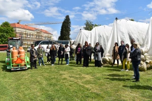 Imaju reprezentativan voćnjak, mehanizaciju i navodnjavanje, a nedostaje im samo jedno - učenici