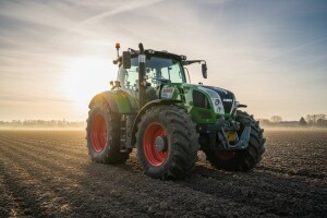 Dvostruki uspjeh  traktora CLAAS Axion serije 800
