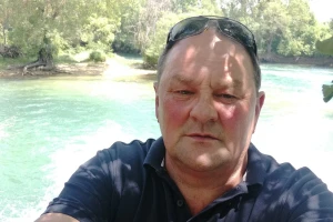 Bivši policajac sam izgradio plastenik za jagode - još uvijek ih je nedovoljno za sve kupce