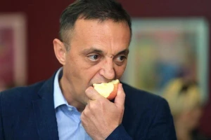 I dalje se traga za otrovnim jabukama
