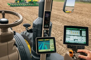 Kroz 25 videa poljoprivrednici uče maksimizirati primjenu John Deere strojeva