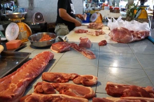 Kina i dalje bilježi rekordan uvoz svinjetine – u prvoj polovici godine skočio za 140%