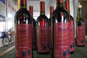 Marica peče pijane kekse i kuha kupinovo vino