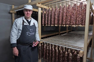 Ima tek 21 godinu, no Marcel Stojnšek vrhunski je proizvođač suhomesnatih delicija