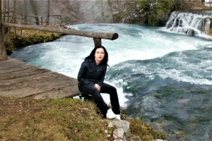 Bivša vojnikinja pušku je zamijenila štihačom, a donacijama hrane pomaže potrebitima