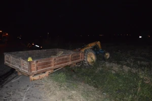 Traktorist (23) teško ozlijeđen pri slijetanju u kanal, u prikolicu mu se autom zabio 27-godišnjak