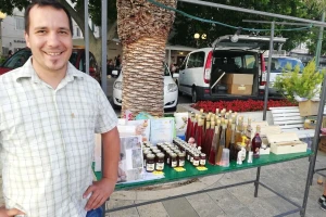 Od dvije pčelinje zajednice do zlatnih medalja za med, za sve je "kriv" otac Mate