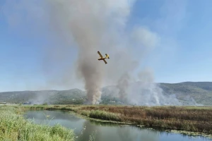 Požar kod Metkovića prijeti plastenicima i poljoprivrednim površinama