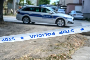 Troje mladih ozlijeđeno u sudaru automobila i traktora