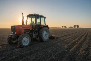 Traktor Belarus 900