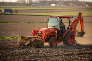 Traktor Kubota TLB