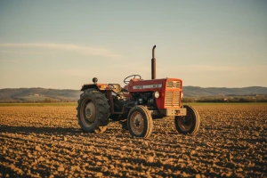 Traktor Tafe 45 DI