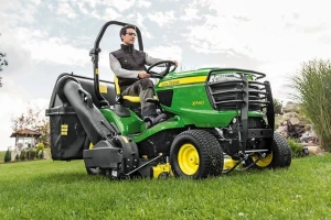 John Deere predstavio novu snažnu traktorsku kosilicu!
